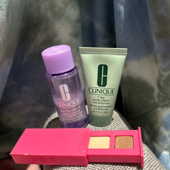 Three piece Clinique sample set - Picture 2 of 7